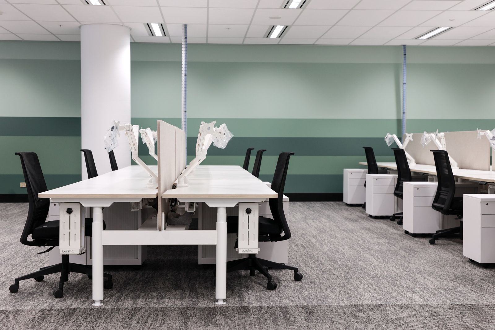 Strata Workstations — image 20
