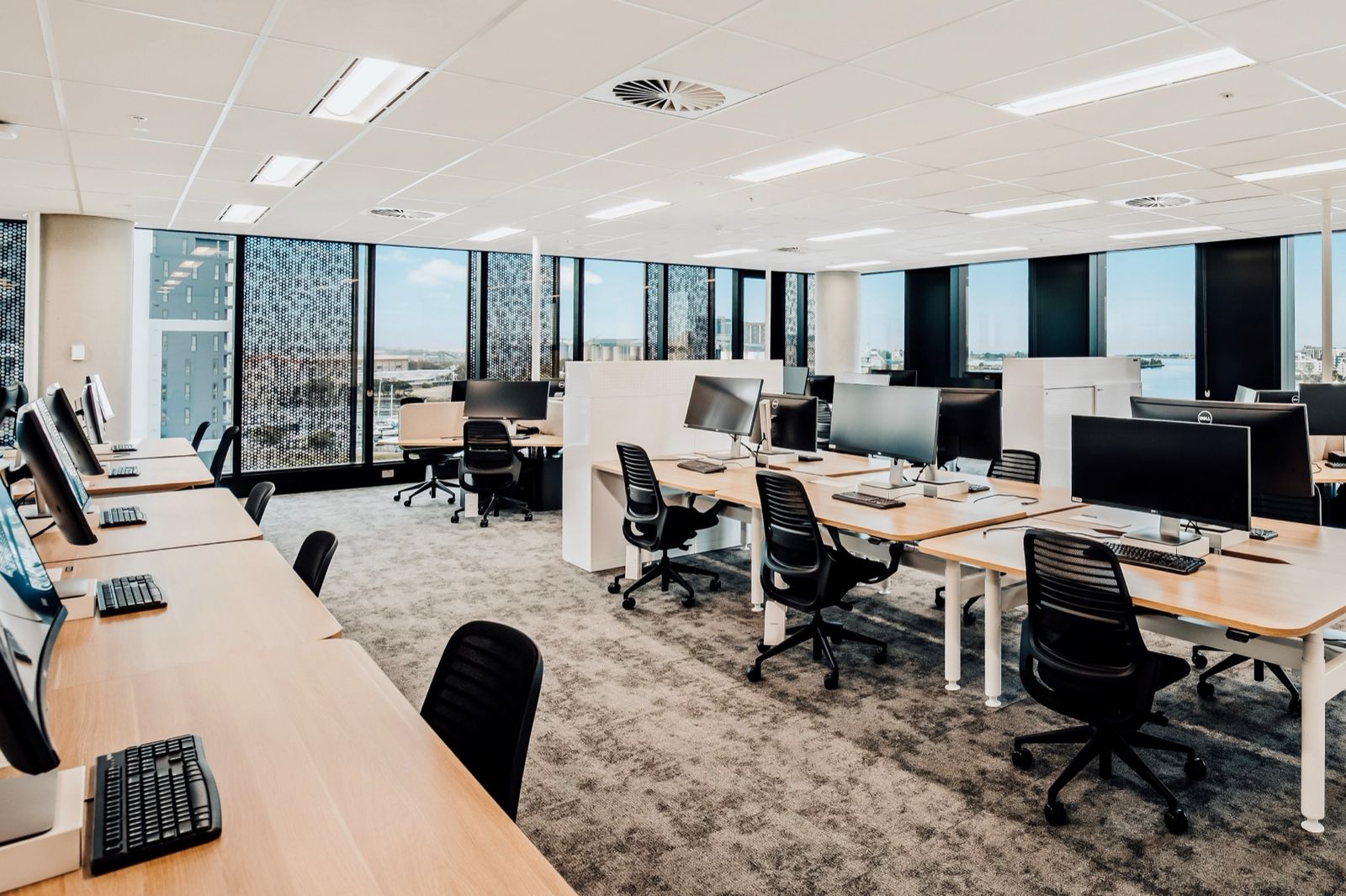 Strata Workstations — image 19