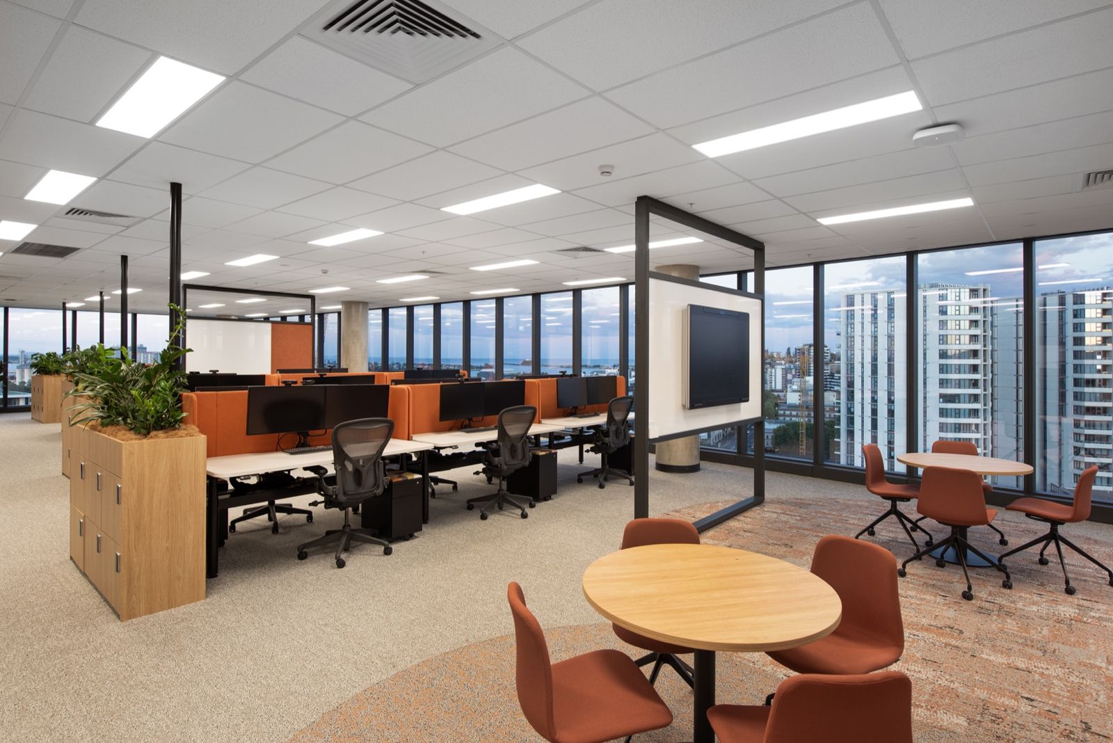 Strata Workstations — image 18