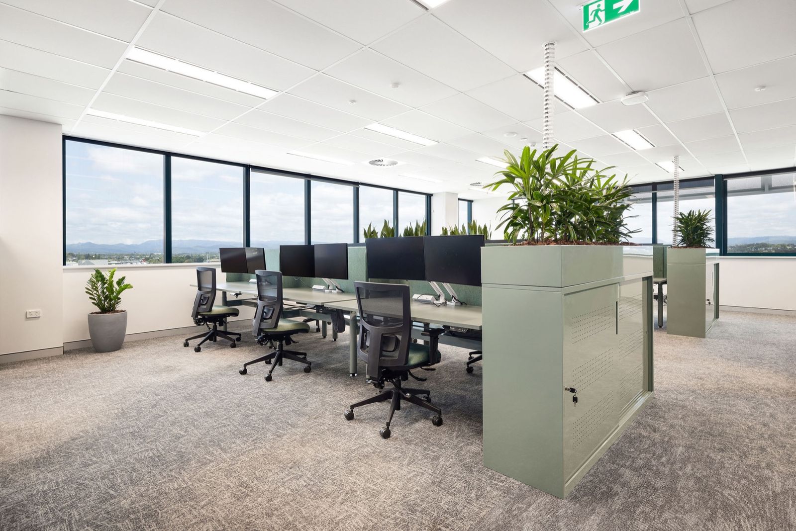 Ultimet Cupboards — image 20