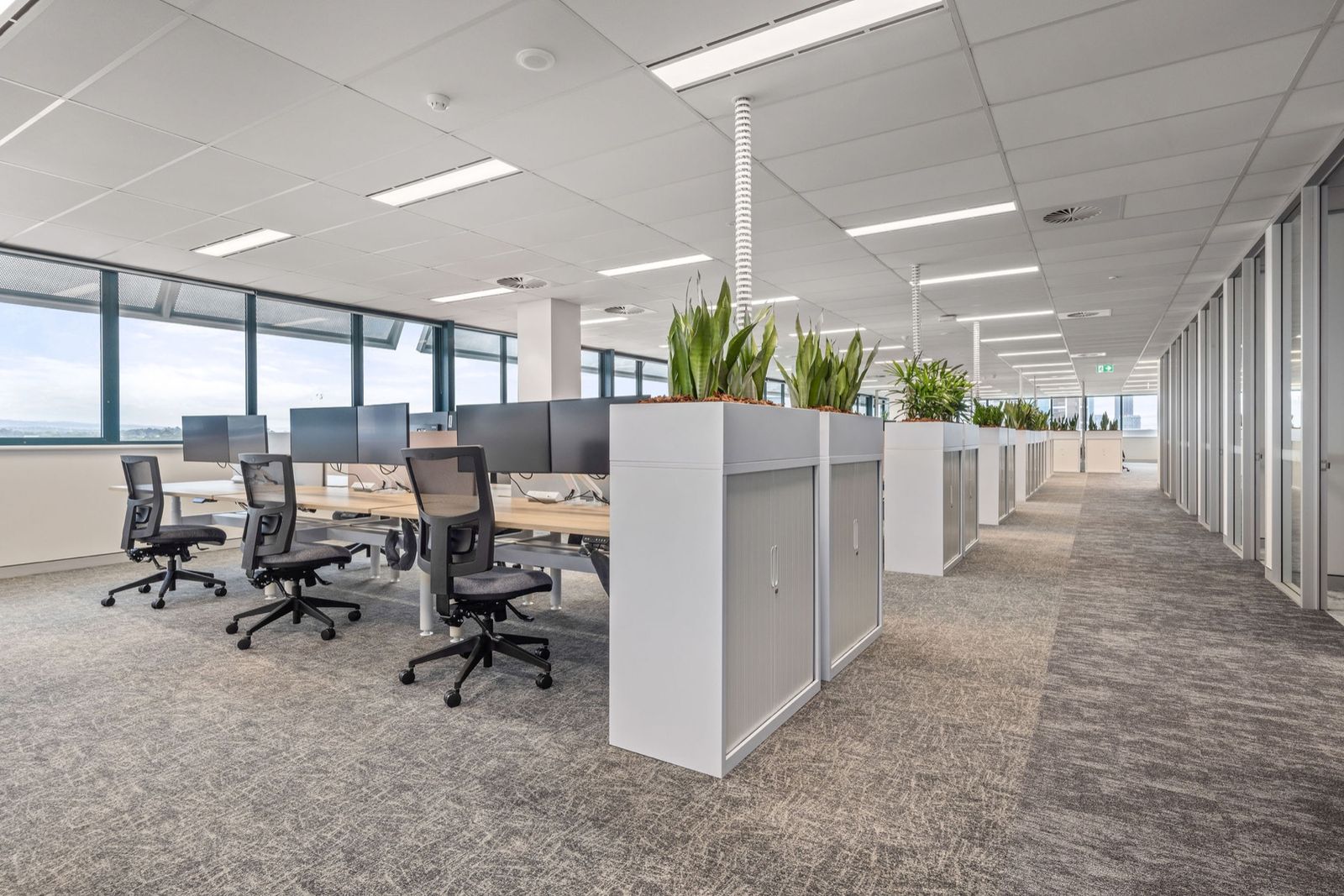 Ultimet Cupboards — image 17